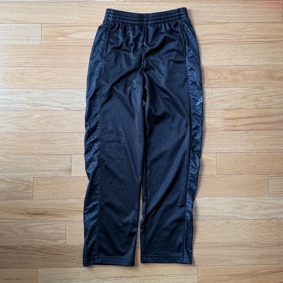 Two pairs of Jordan Therma-Fit Black Pants 
Boys size 12-13 - Picture 4 of 4